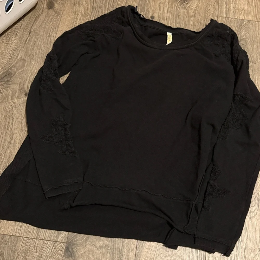 Free People Women's Black Lace Shoulder Long-Sleeve Top size large